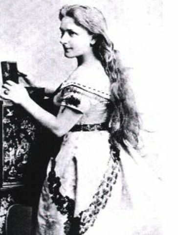 Married with Minna Planer.