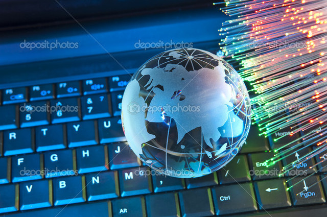 Hay  más  de 200 millones  de habitantes en el ciberespacio y 43.2 millones  de computadoras conectadas  a Internet.