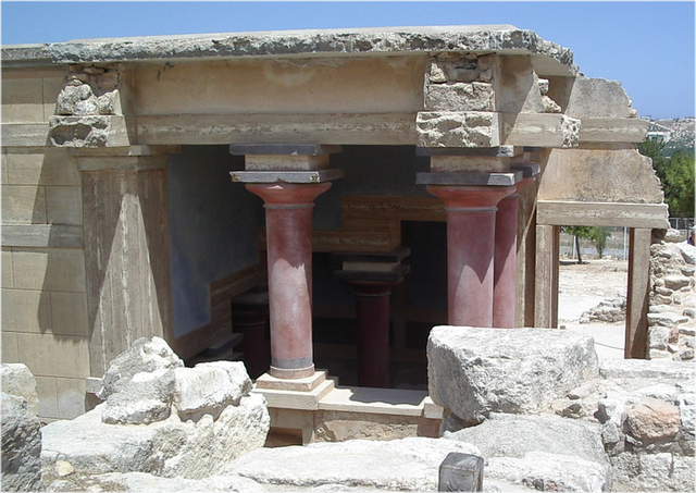 Aparecen tumbas colectivas en tholos