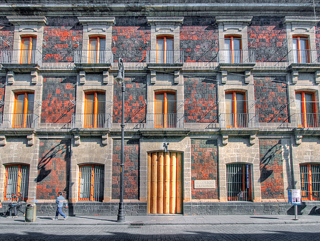 Miembro del Colegio Nacional