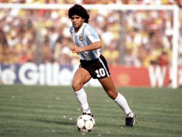 Nace Diego Armando Maradona