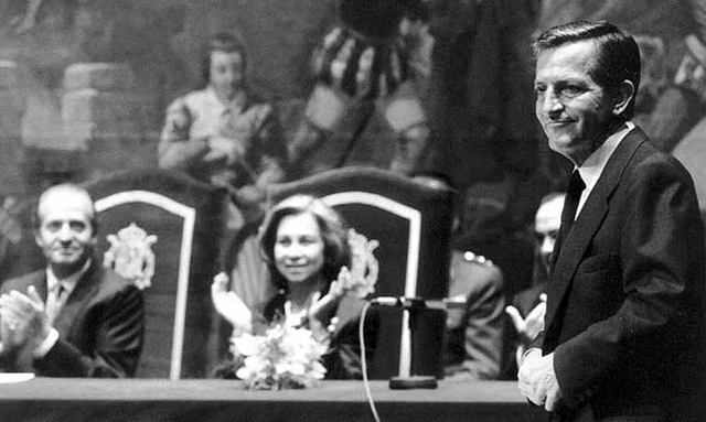 EL CAMBIO HACIA LA DEMOCRACIA