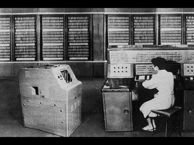 En la década de 1950 la investigación cuantitativa se encuentra en su apogeo, surgen diversas encuestas, experimentos, revistas científicas entre otras.