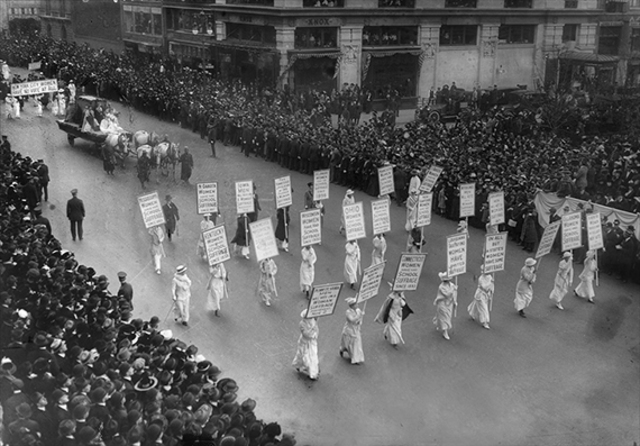 Radicalización de las dos corrientes feministas. (EEUU)