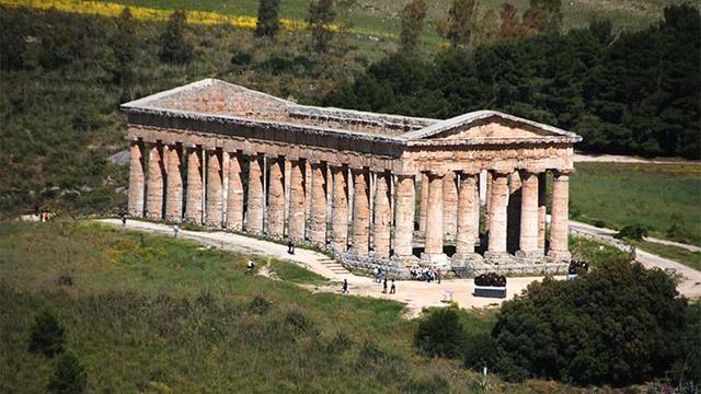 costruzione del tempio di segesta