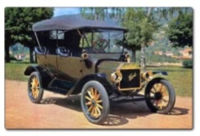 Primer vehículo con motor de gasolina.