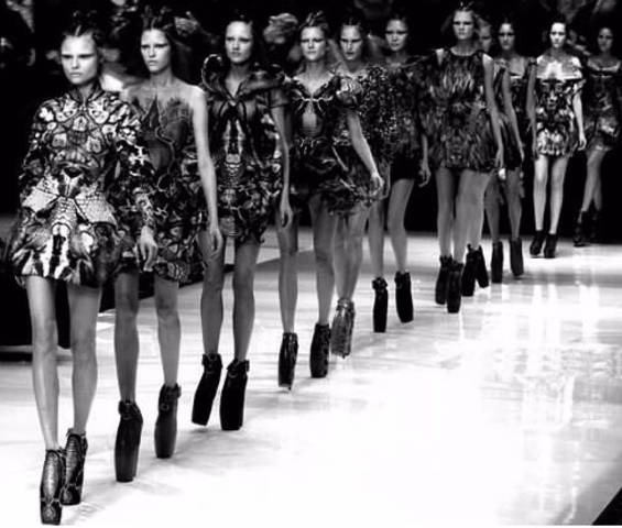 Avance mundial al firmar las marcas de minoristas el Acuerdo sobre seguridad de las fábricas en Bangladesh (Andrea)