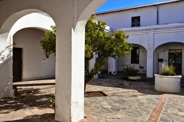 Funda la Casa de Ejercicios Espirituales