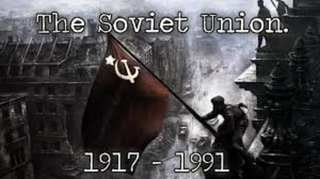 •	Soviet Union Collapses (1991)