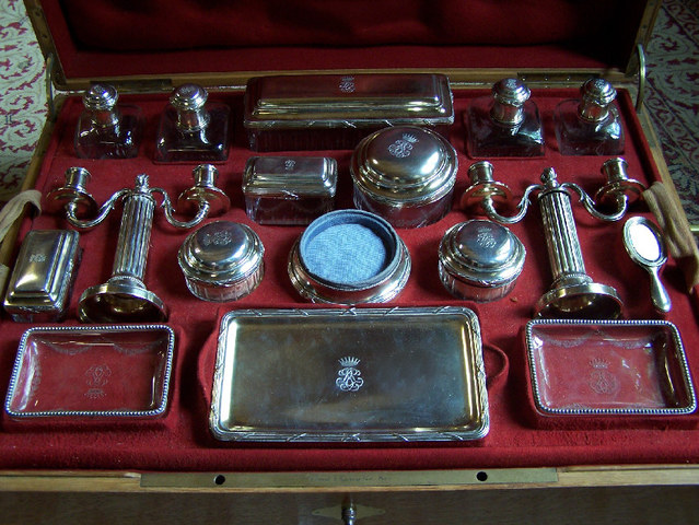 Buys silver toilet set