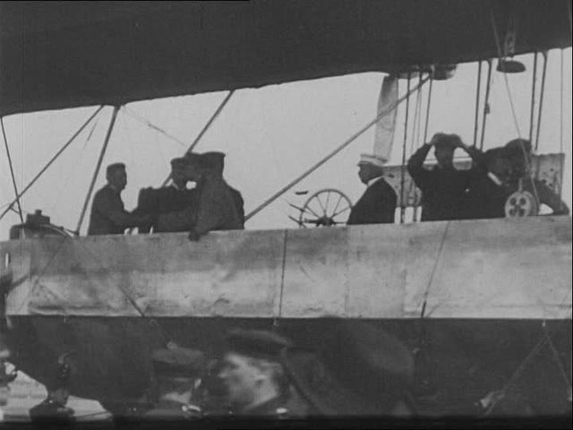 First airship to give public transportation