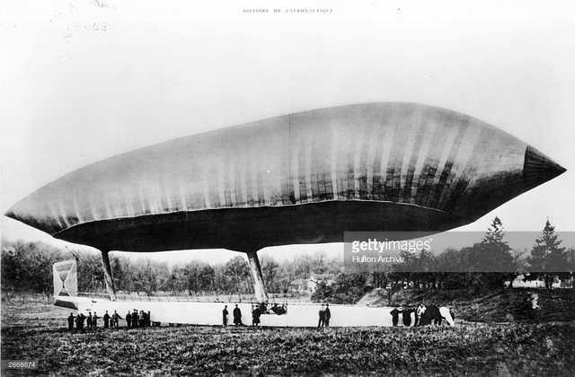 First successfully navigated airship designed