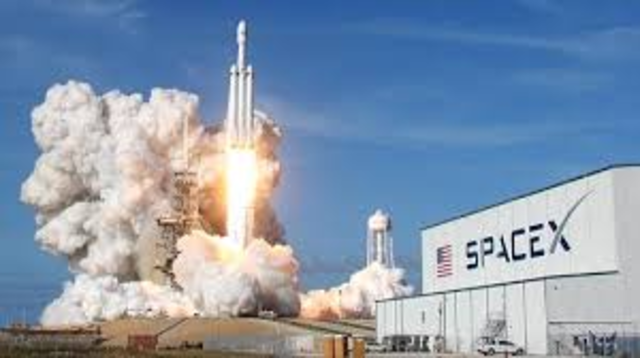 Falcon Heavy- Revolutionizing Rocketry