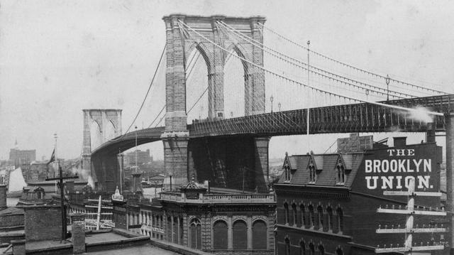 Tesla se trasladó a la ciudad de Nueva York donde fue contratado por Thomas A. Edison para trabajar en Edison Machine Works.