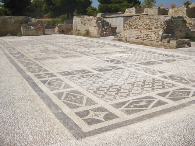 Ρωμαϊκό λουτρό στην αρχή