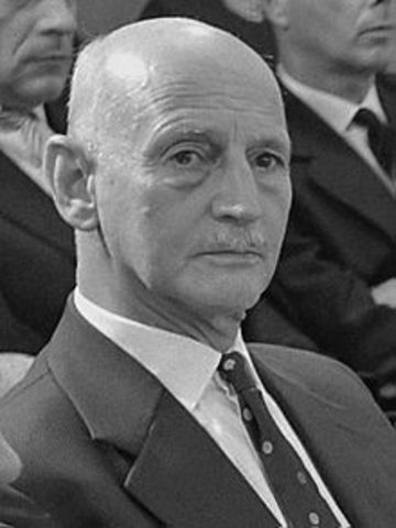 Otto Frank informed of daughters' death, given diary