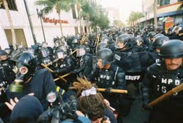 Police vs Protesters