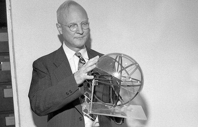 J.P. Guilford; R.B. Cattell y H.J.Eysenck. Teoría Factorial