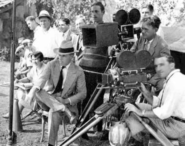 David Wark Griffith fija  el lenguaje cinematográfico