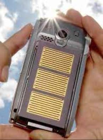 Primer celular con tecnologia solar