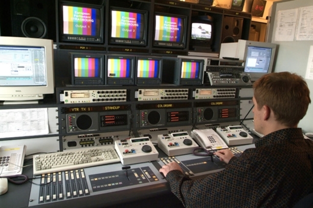 Non-linear Editing