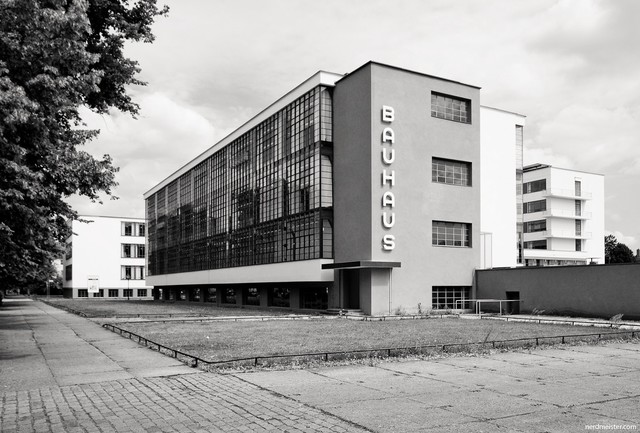 Bauhaus school is founded by Walter Gropius in Weimar, Germany