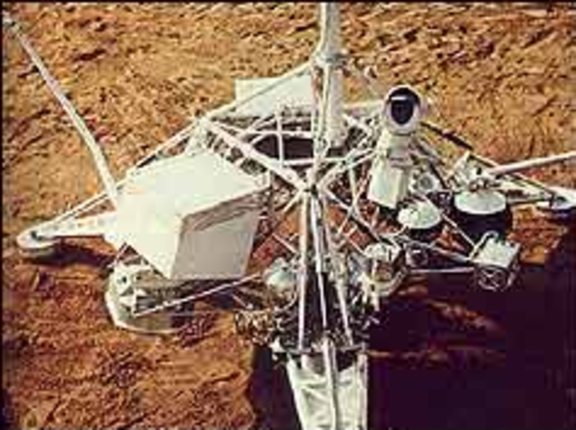 First American spacecraft (Surveyor 1) lands on the moon