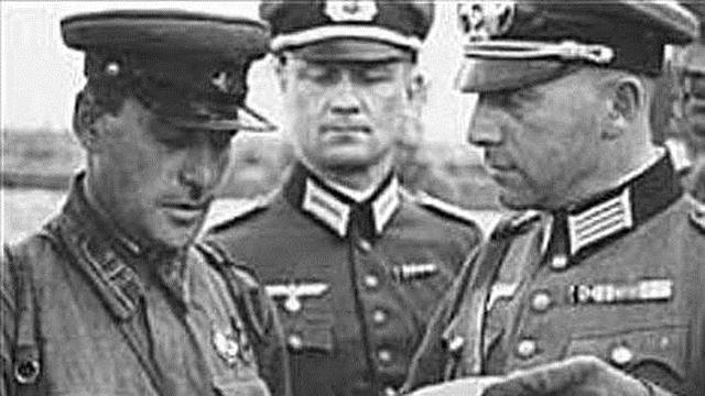 Alemania y la URSS se reparten Polonia.