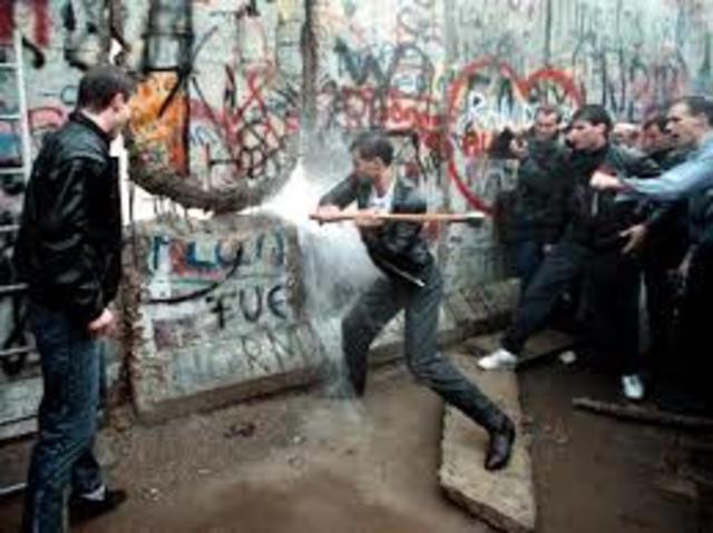 CAIGUDA DEL MUR DE BERLIN: 1989