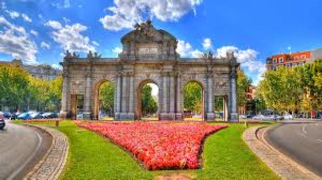 Puerta de Alcalá- NEOCLÁSICO