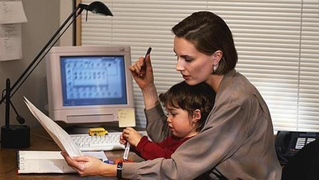 Cuidar de la casa, de la hija y del trabajo