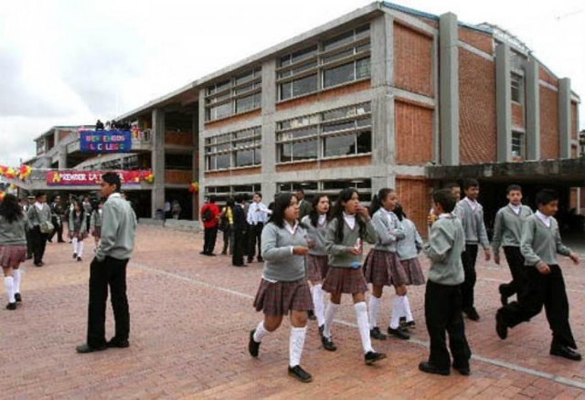 Aumento de colegios y universidades privados