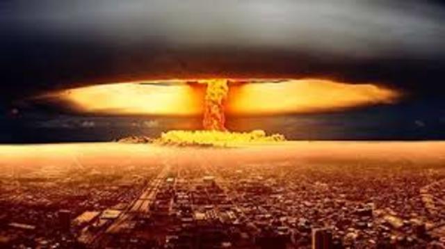 LA BOMBA ATOMICA: 1945