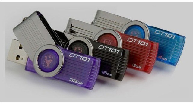 Acontecimiento Tecnológico "Memoria USB"