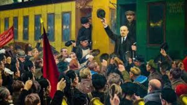 Lenin regresa del exicilo