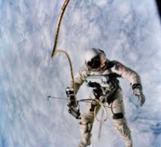 First american space walk: Ed White
