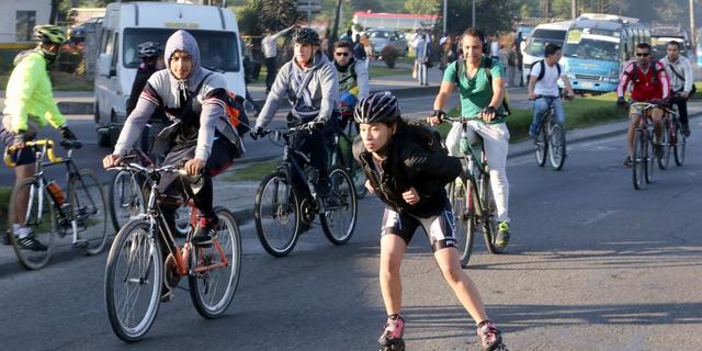 LA SECRETARÍA DE MOVILIDAD OTORGÓ SELLO DE CALIDAD DE ORO AL CICLOPARQUEADERO DE LA ESTACIÓN EL DORADO, EN EL MARCO DEL PROGRAMA 'PLAN BICI'. - http://www.eltiempo.com/bogota/plan-bici-busca-mejorar-la-seguridad-para-los-biciusurios-184488