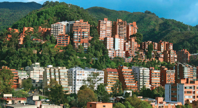 LUCES Y SOMBRAS DEL PLAN DE DESARROLLO DE PEÑALOSA- https://www.elespectador.com/noticias/bogota/luces-y-sombras-del-plan-de-desarrollo-de-penalosa-articulo-626906