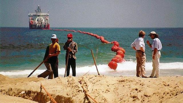 Primer enlace transoceánico con fibra óptica