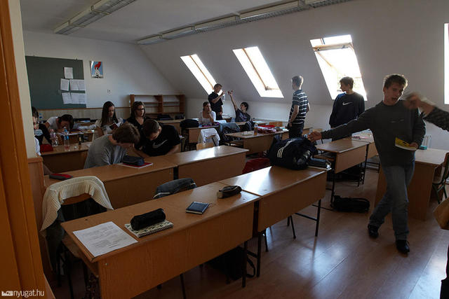 Két új osztály indult.