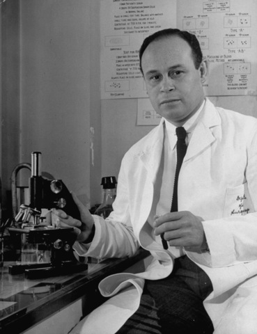 Dr. Charles Drew becomes first African American Surgeon