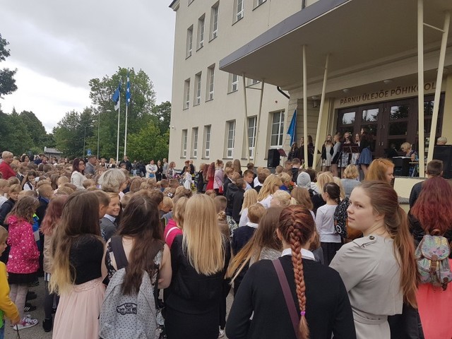 Esimene koolipäev e. aktus