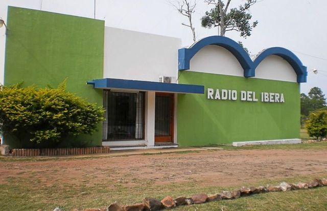 Los telegramas y la música por Radio LT 42, AM 1000