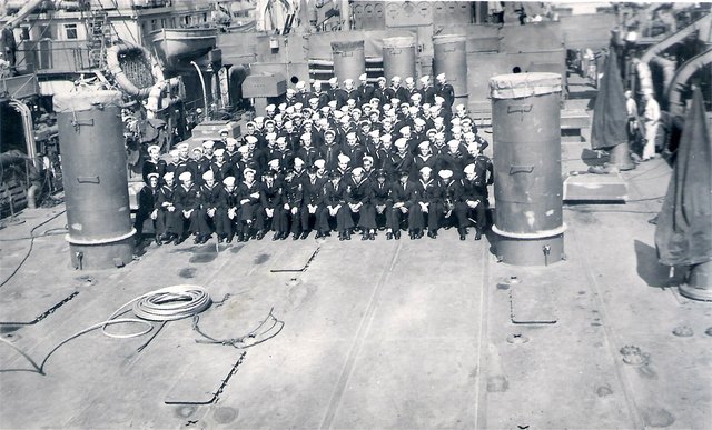 EL VI EJÉRCITO ALEMÁN CAPITULA EN STALINGRADO.