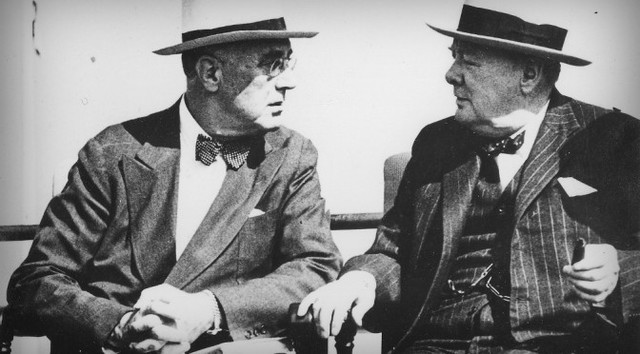Churchill y Roosevelt elaboran la Carta del Atlántico