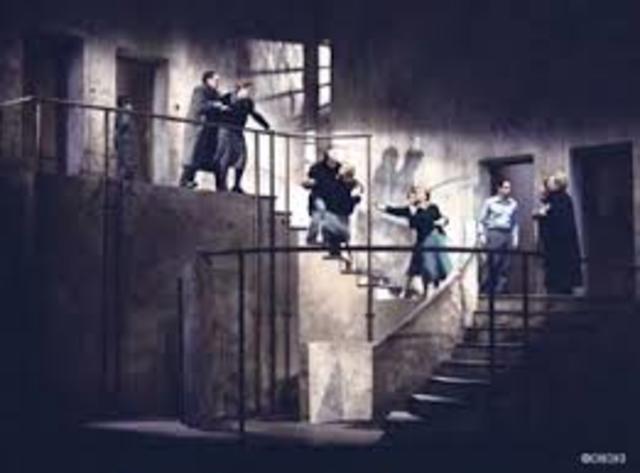 Buero Vallejo estrena "Historia de una escalera"