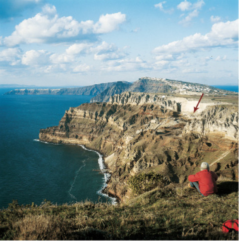ERUPCION GIGANTESCA VOLCAN GRECIA