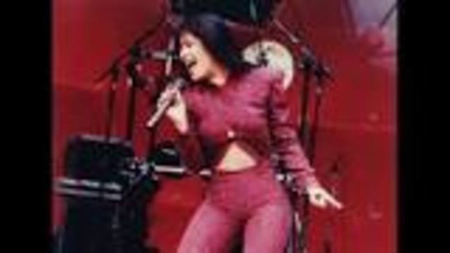 Selena performed Live