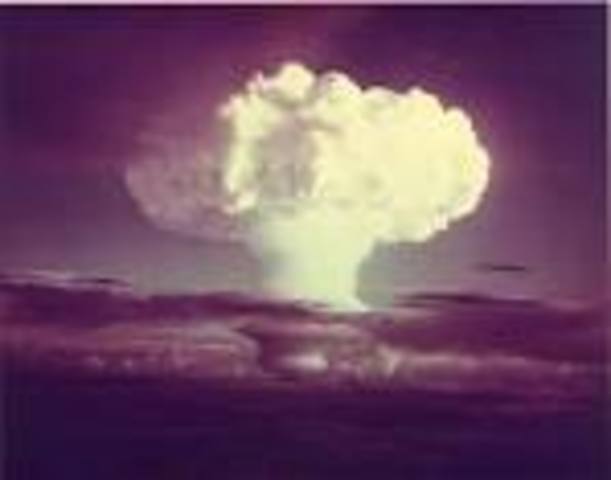 United States test first Hydrogen Bomb