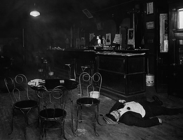 Dead body found in Chicago speak easy